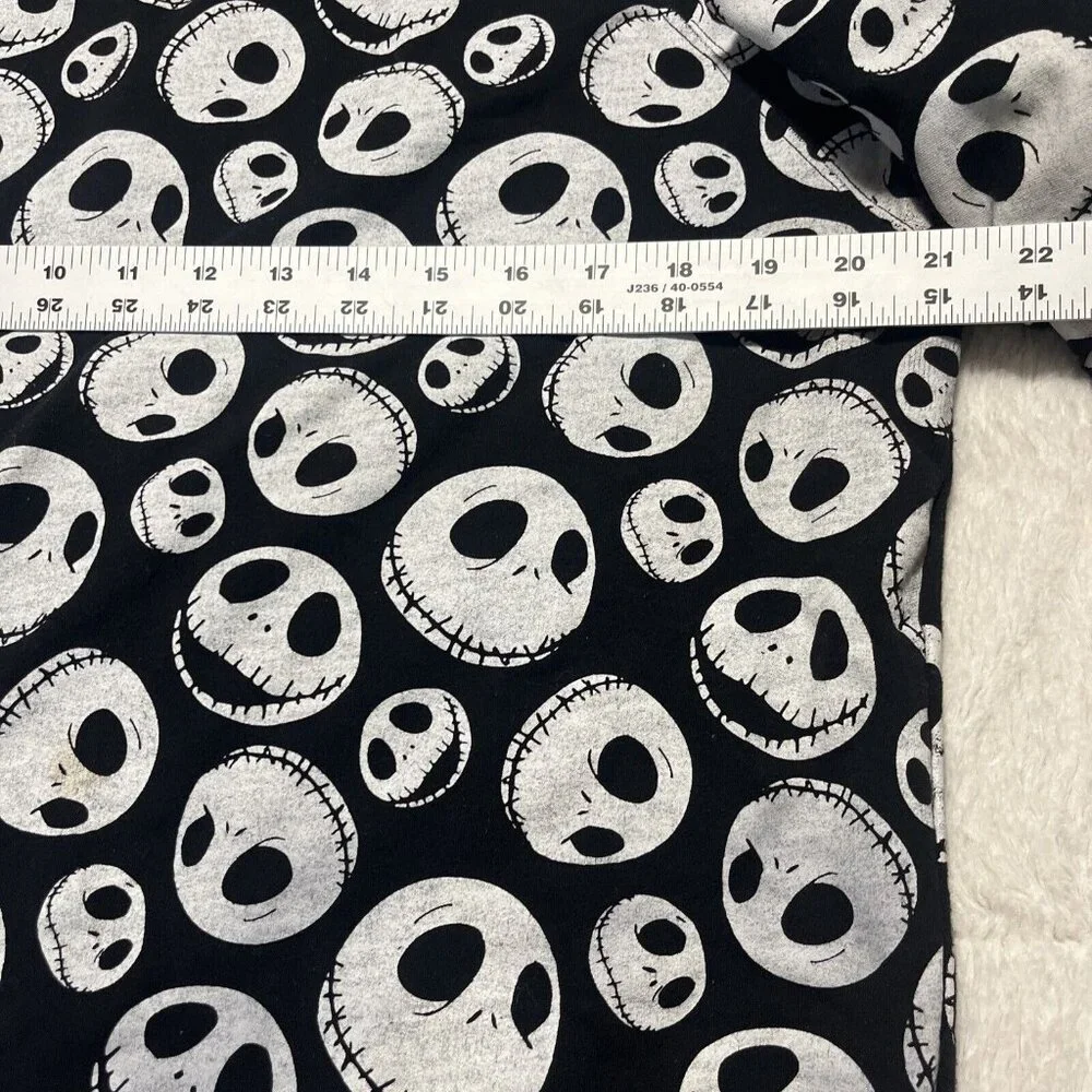 THE NIGHTMARE BEFORE CHRISTMAS Authentic Disney All-Over-Print Sweatshirt Large - Picture 6 of 9